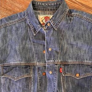 1993 vintage Levi's Women's Blue Denim shirt - s/m oversized fit